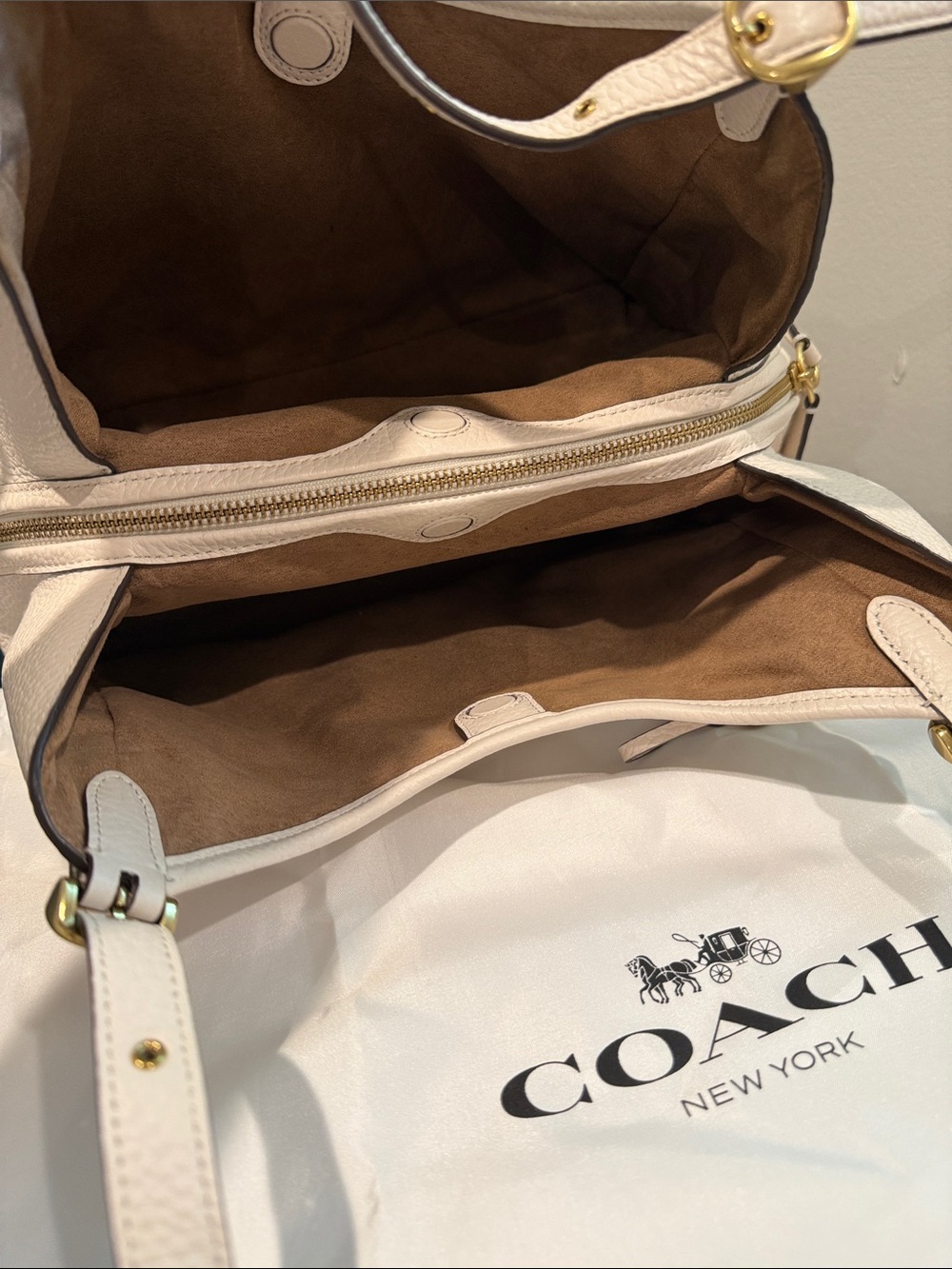 Coach Lori Pebbled Leather Shoulder Bag in Eggshell with Gold Hardware - Picture 4 of 9